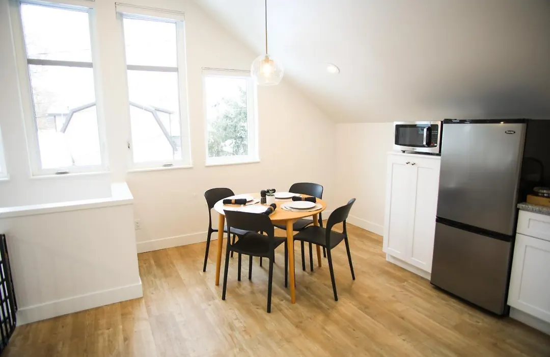 Life Elevated Loft: Bright, Prime Location + Sauna-1